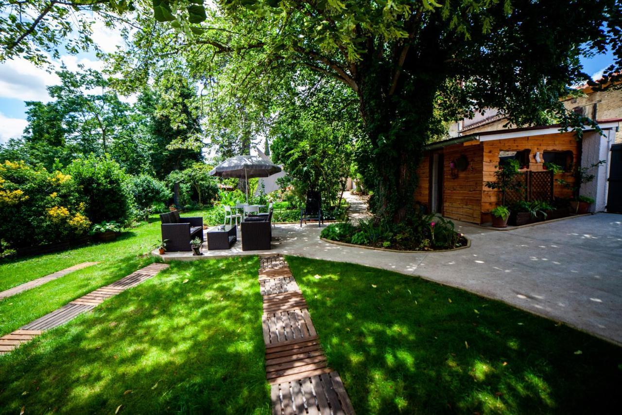 Apartmán Mirguet Au Jardin Saint-Elix-le-Chateau Exteriér fotografie